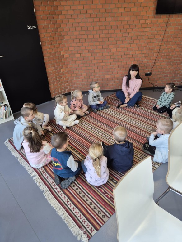 Sówki: Warsztaty w bibliotece - Zdjęcie 43