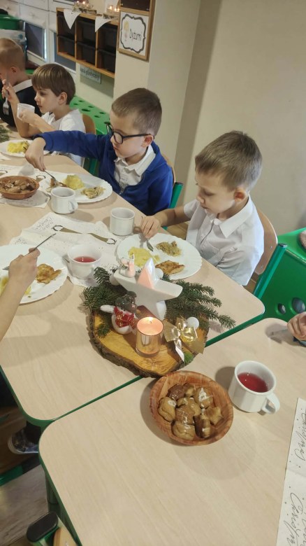 Przedszkolna Wigilia - Zdjęcie 16