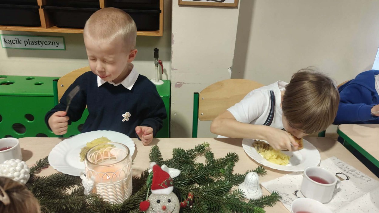 Przedszkolna Wigilia - Zdjęcie 27