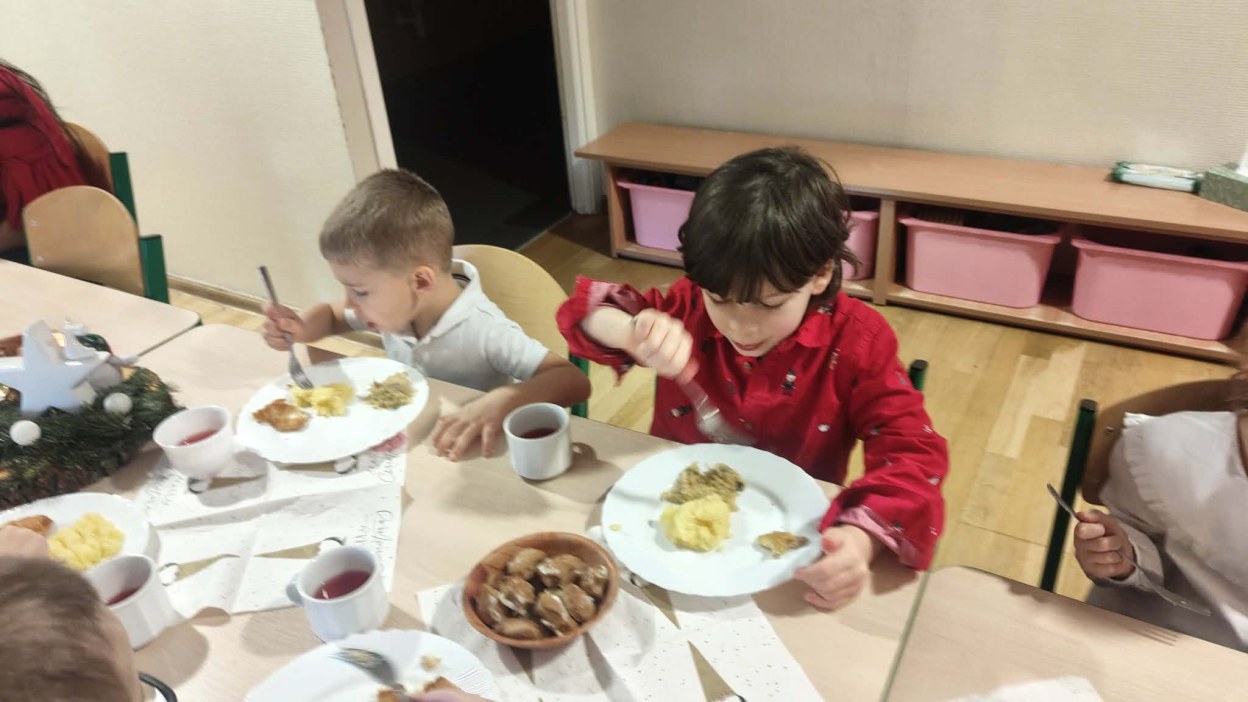 Przedszkolna Wigilia - Zdjęcie 34