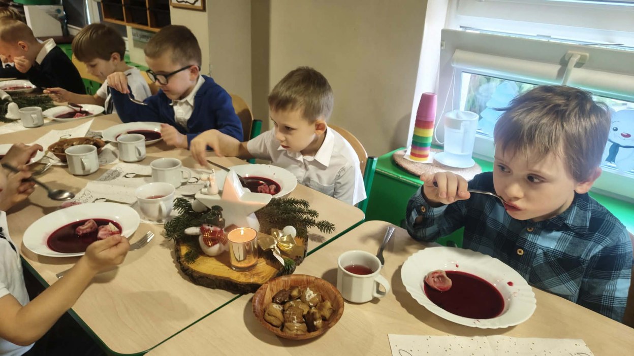 Przedszkolna Wigilia - Zdjęcie 38