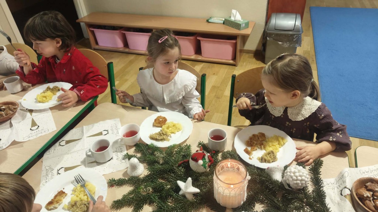 Przedszkolna Wigilia - Zdjęcie 3