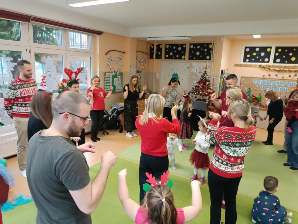 Spotkanie świąteczne w grupie Sówki - Zdjęcie 9