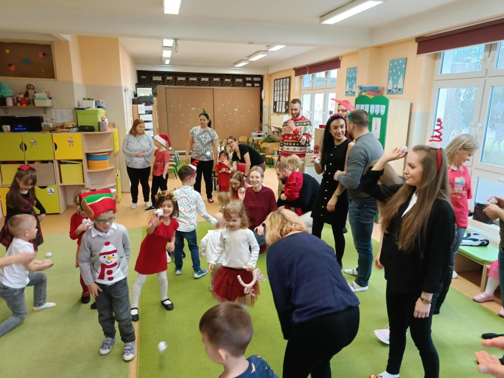 Spotkanie świąteczne w grupie Sówki - Zdjęcie 17