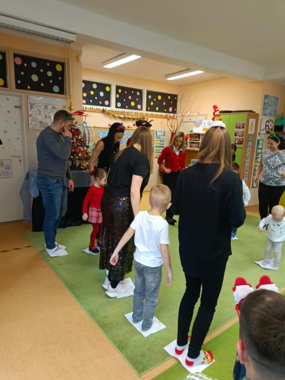 Spotkanie świąteczne w grupie Sówki - Zdjęcie 19