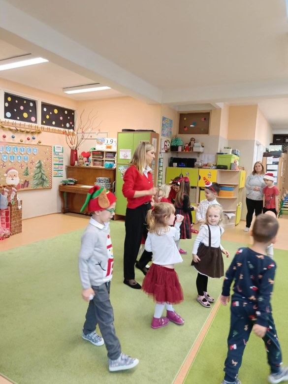 Spotkanie świąteczne w grupie Sówki - Zdjęcie 45