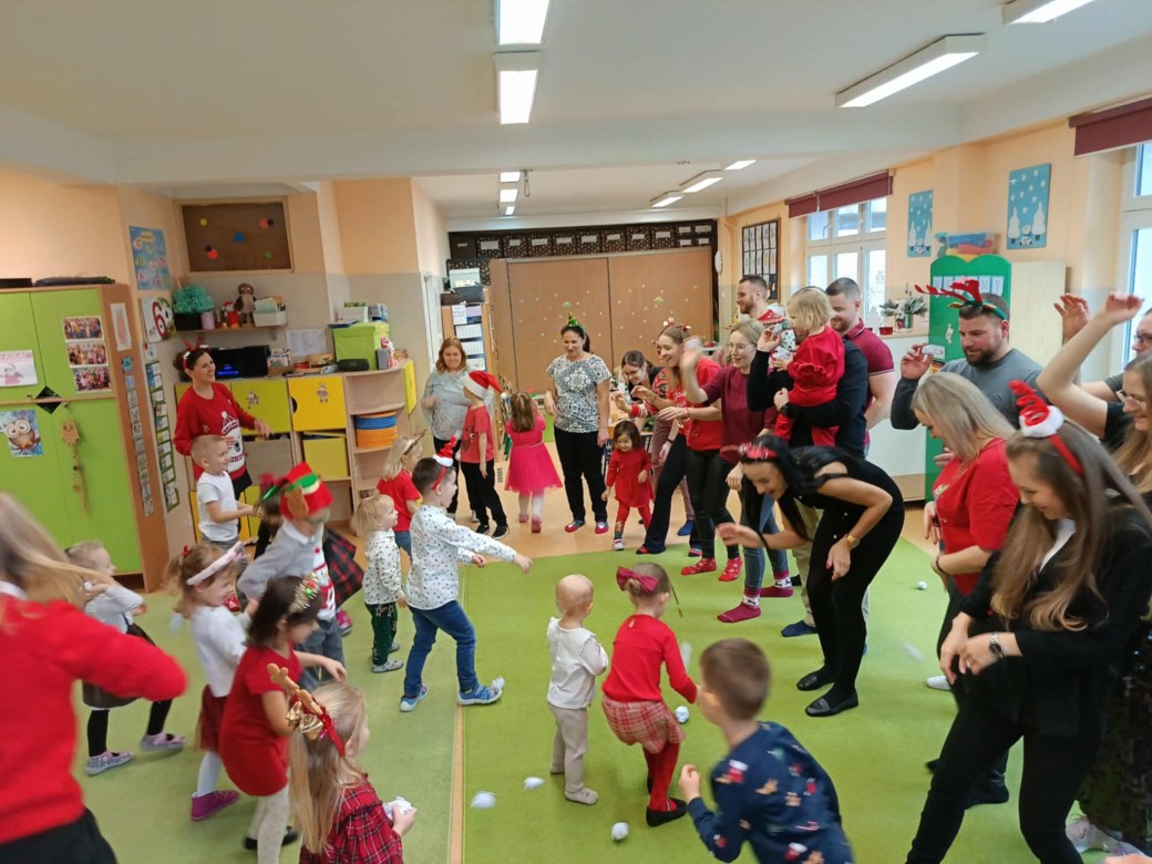 Spotkanie świąteczne w grupie Sówki - Zdjęcie 49