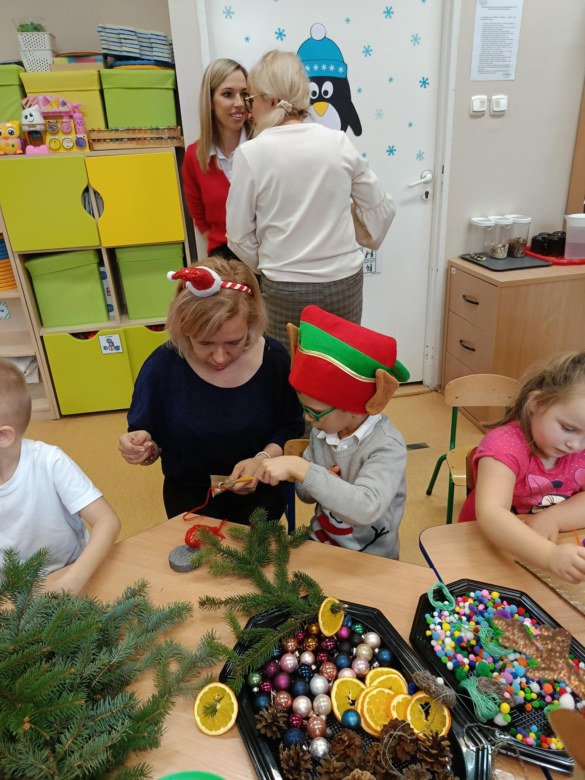 Spotkanie świąteczne w grupie Sówki - Zdjęcie 51