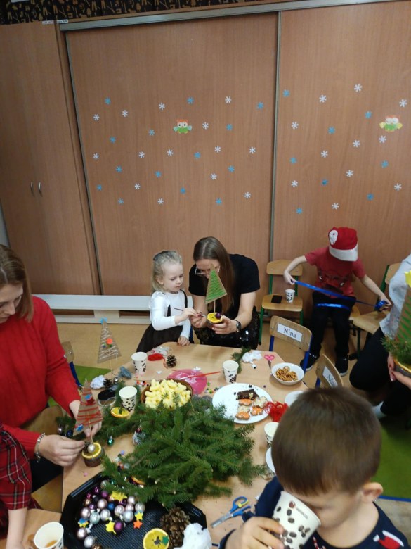 Spotkanie świąteczne w grupie Sówki - Zdjęcie 77
