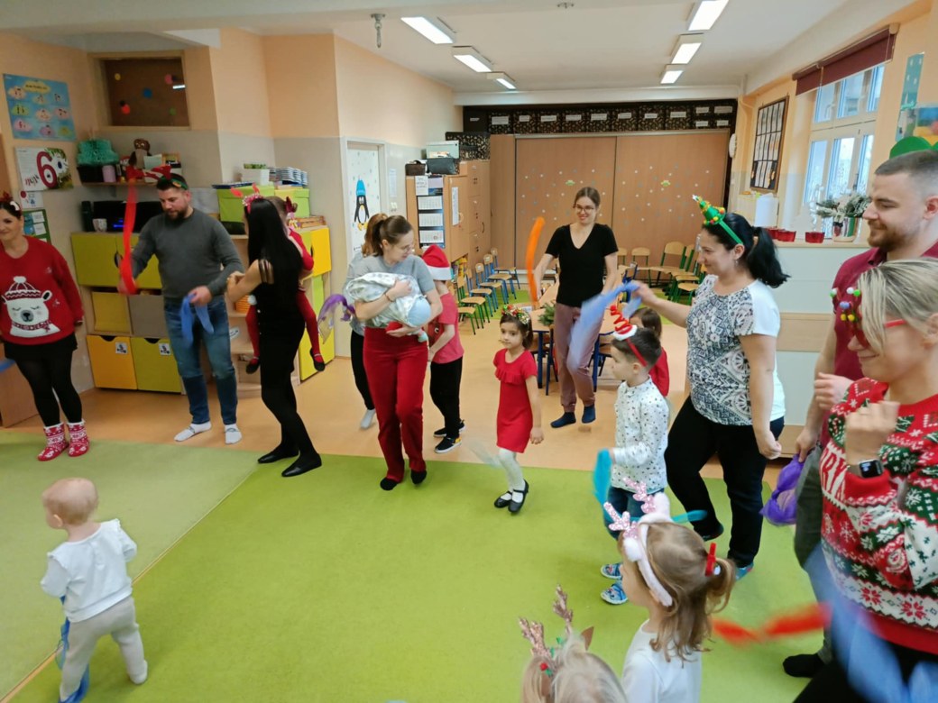 Spotkanie świąteczne w grupie Sówki - Zdjęcie 76