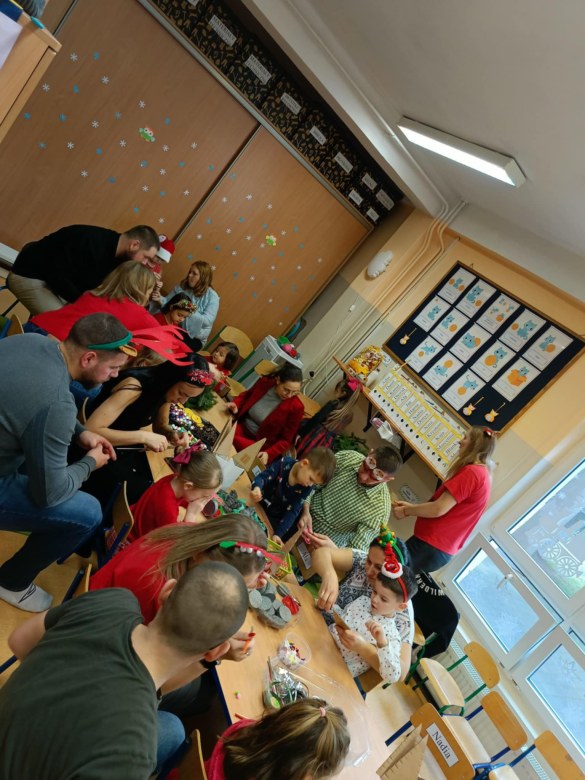 Spotkanie świąteczne w grupie Sówki - Zdjęcie 97