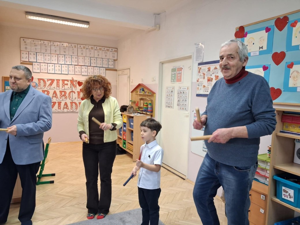 Dzień Babci i Dziadka w grupie Muminki - Zdjęcie 34