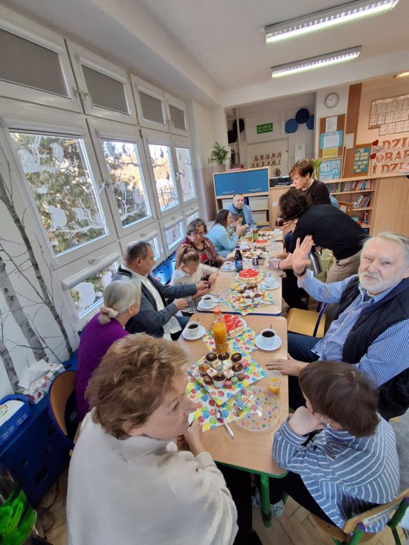 Dzień Babci i Dziadka w grupie Muminki - Zdjęcie 25