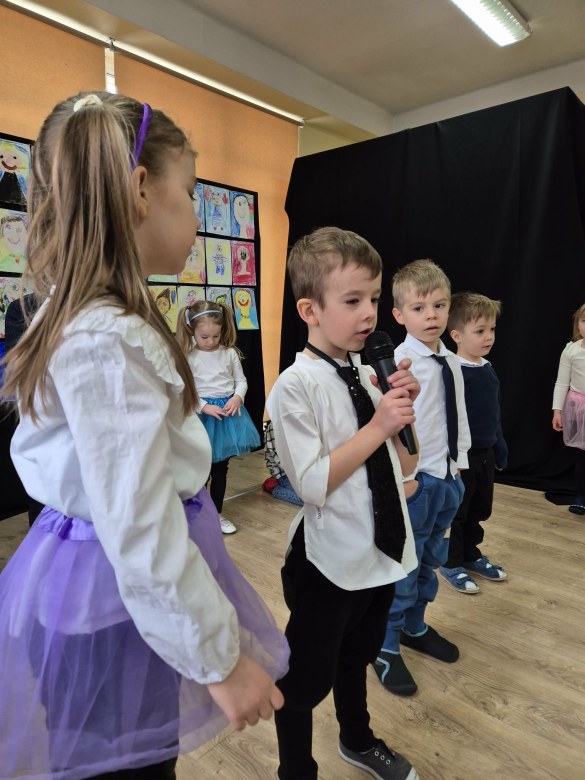 Dzień Babci i Dziadka w grupie Liski - Zdjęcie 11