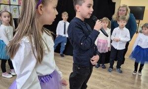 Dzień Babci i Dziadka w grupie Liski - Zdjęcie 1