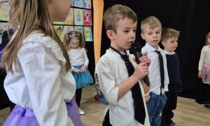 Dzień Babci i Dziadka w grupie Liski - Zdjęcie 11