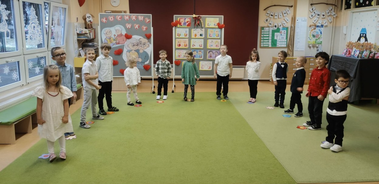 Dzień Babci i Dziadka w grupie Żabki - Zdjęcie 2