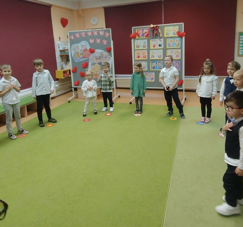 Dzień Babci i Dziadka w grupie Żabki - Zdjęcie 3