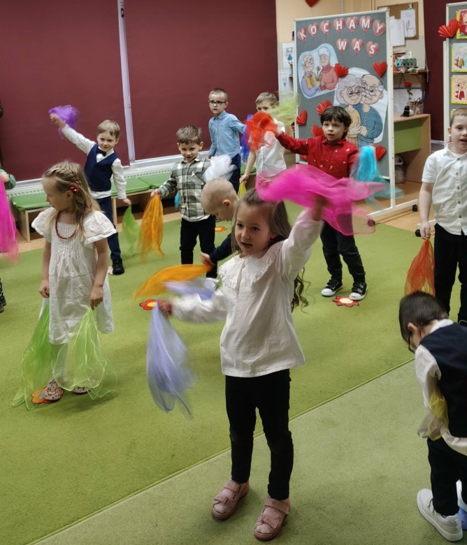 Dzień Babci i Dziadka w grupie Żabki - Zdjęcie 16