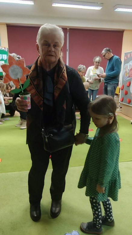 Dzień Babci i Dziadka w grupie Żabki - Zdjęcie 38