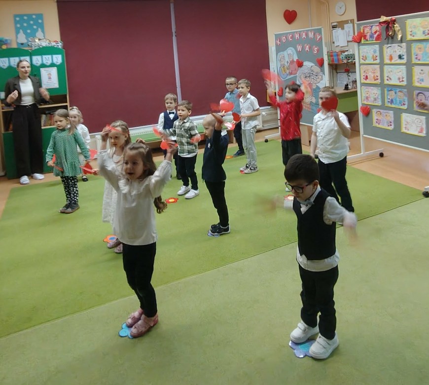 Dzień Babci i Dziadka w grupie Żabki - Zdjęcie 8