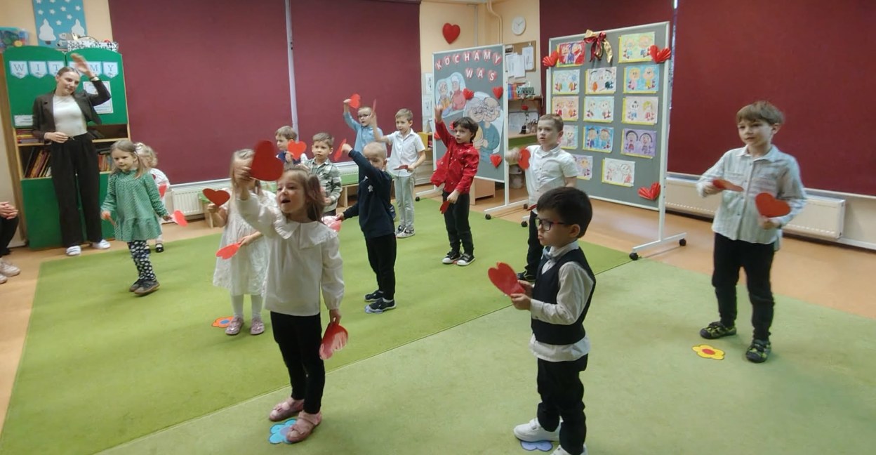 Dzień Babci i Dziadka w grupie Żabki - Zdjęcie 14