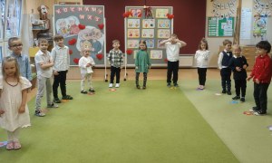 Dzień Babci i Dziadka w grupie Żabki - Zdjęcie 11