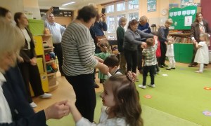 Dzień Babci i Dziadka w grupie Żabki - Zdjęcie 32