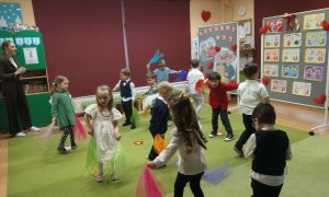 Dzień Babci i Dziadka w grupie Żabki - Zdjęcie 24