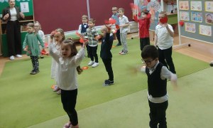 Dzień Babci i Dziadka w grupie Żabki - Zdjęcie 8