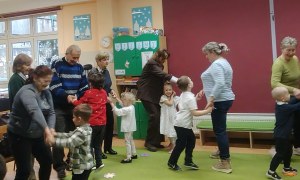 Dzień Babci i Dziadka w grupie Żabki - Zdjęcie 37