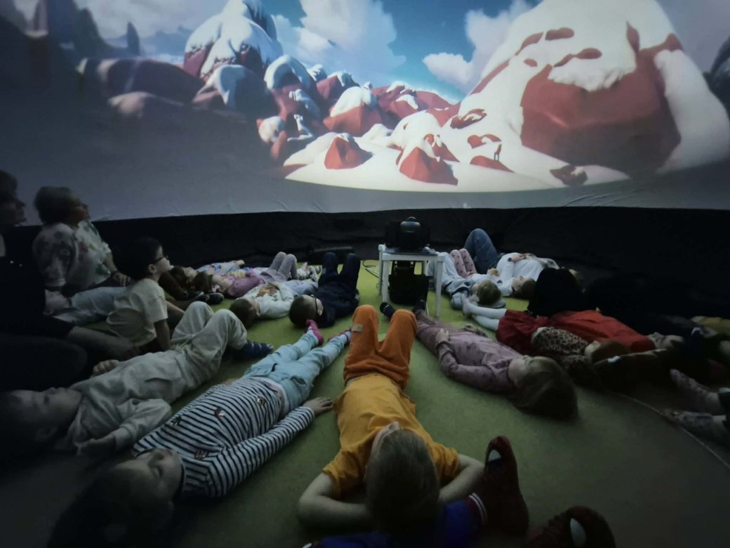 Kino Sferyczne w Przedszkolu - Zdjęcie 14