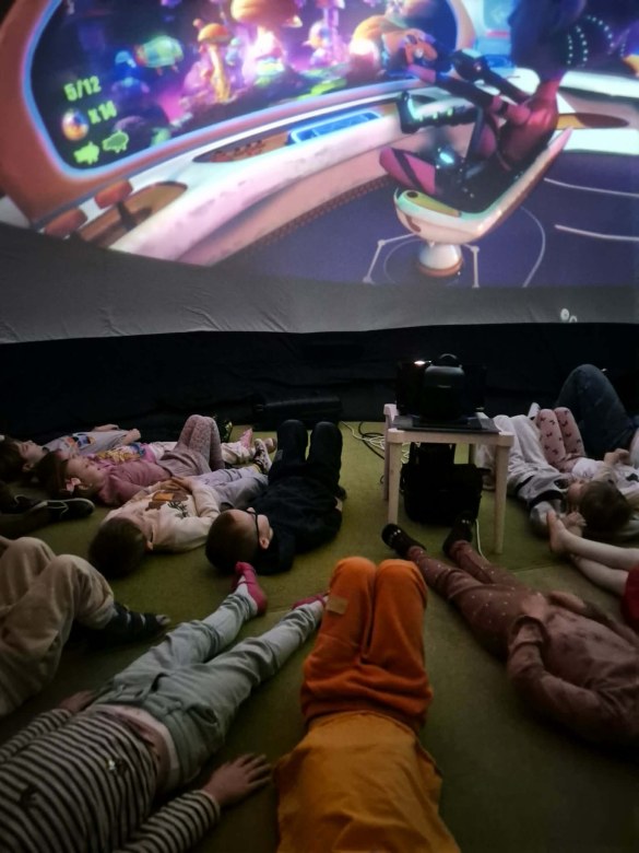 Kino Sferyczne w Przedszkolu - Zdjęcie 53