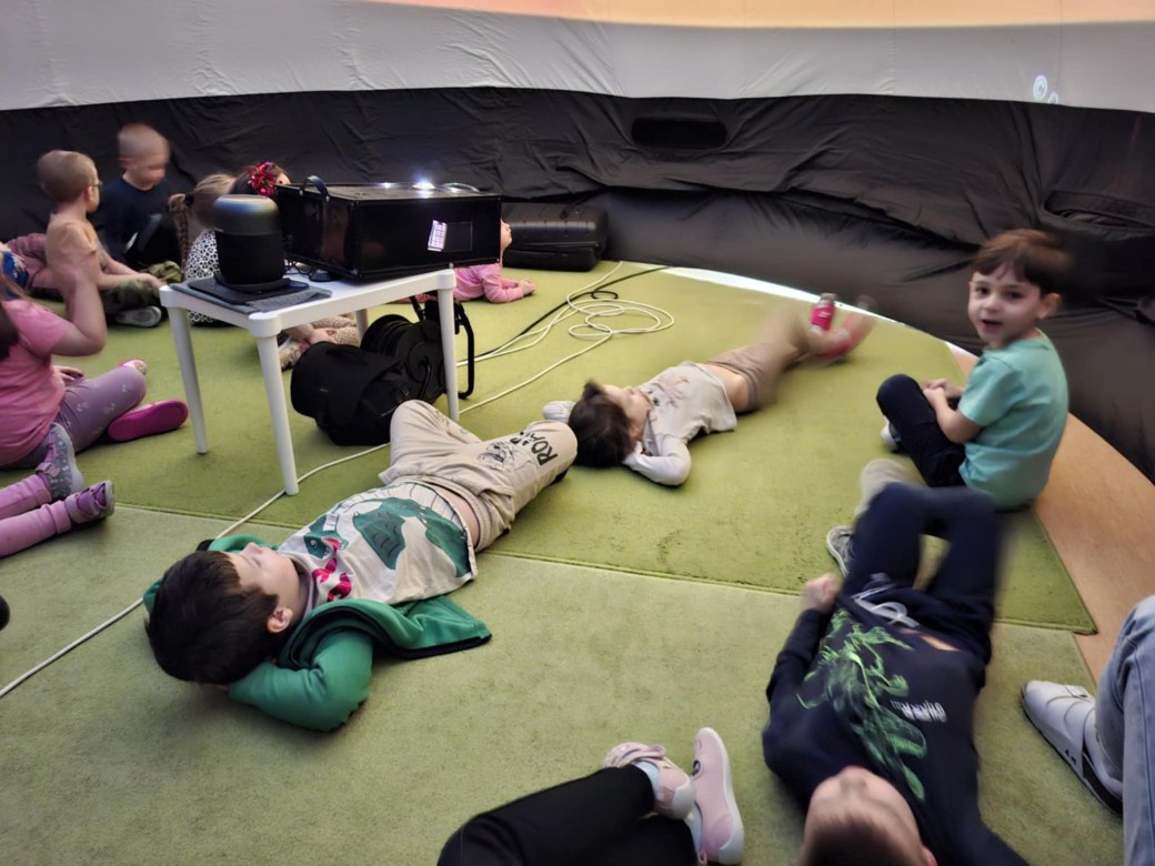 Kino Sferyczne w Przedszkolu - Zdjęcie 51