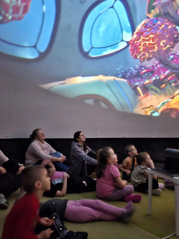 Kino Sferyczne w Przedszkolu - Zdjęcie 56