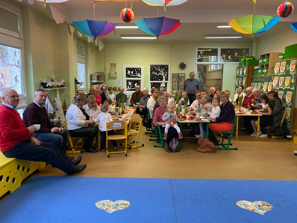 Dzień Babci i Dziadka w grupie Misie - Zdjęcie 16