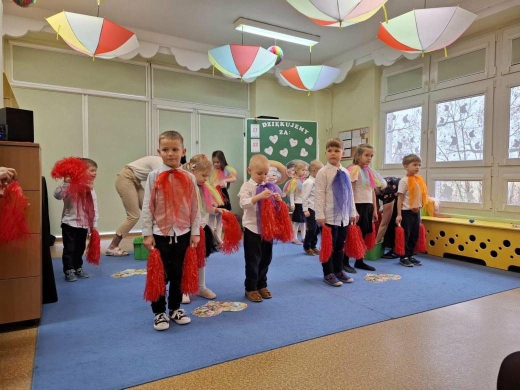 Dzień Babci i Dziadka w grupie Misie - Zdjęcie 8