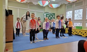 Dzień Babci i Dziadka w grupie Misie - Zdjęcie 5