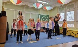 Dzień Babci i Dziadka w grupie Misie - Zdjęcie 6