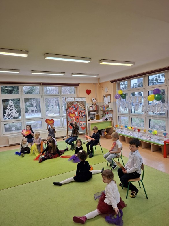 Dzień Babci i Dziadka w grupie Sówki - Zdjęcie 124