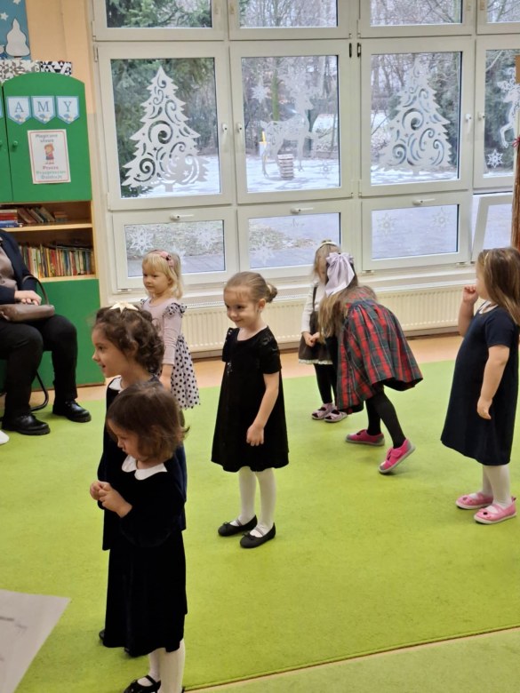 Dzień Babci i Dziadka w grupie Sówki - Zdjęcie 1