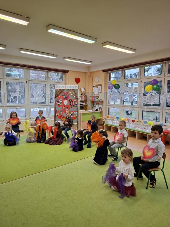 Dzień Babci i Dziadka w grupie Sówki - Zdjęcie 40