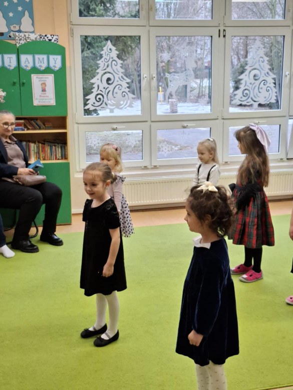 Dzień Babci i Dziadka w grupie Sówki - Zdjęcie 20