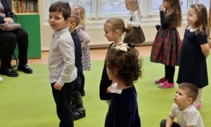 Dzień Babci i Dziadka w grupie Sówki - Zdjęcie 114