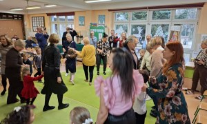 Dzień Babci i Dziadka w grupie Sówki - Zdjęcie 139