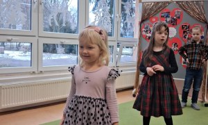 Dzień Babci i Dziadka w grupie Sówki - Zdjęcie 3