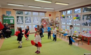 Dzień Babci i Dziadka w grupie Sówki - Zdjęcie 10