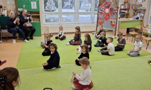 Dzień Babci i Dziadka w grupie Sówki - Zdjęcie 13