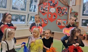 Dzień Babci i Dziadka w grupie Sówki - Zdjęcie 21