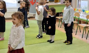 Dzień Babci i Dziadka w grupie Sówki - Zdjęcie 30